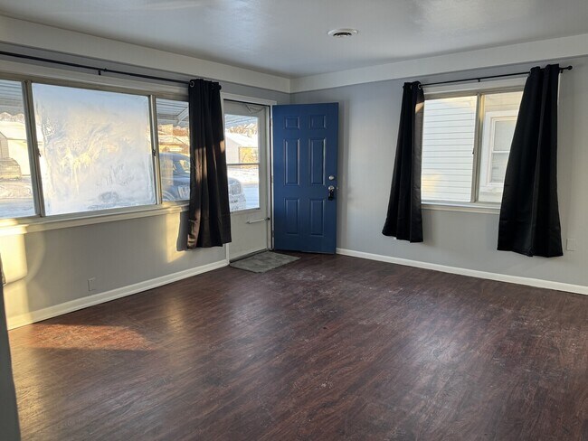 Building Photo - 21333 La Salle Blvd