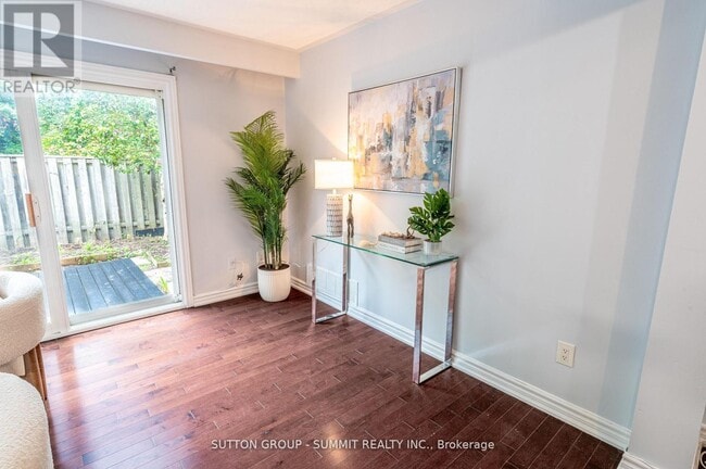 Building Photo - 134 Song Meadoway