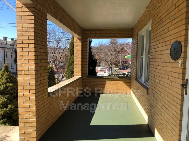 Foto del edificio - 357 Washington Ave