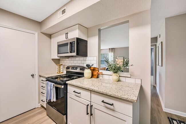 Building Photo - The Retreat at Concord Apartments