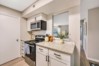 Building Photo - The Retreat at Concord Apartments