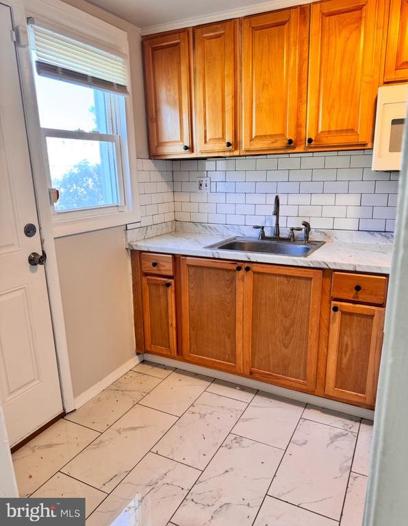 Foto del edificio - 2732 Keating St