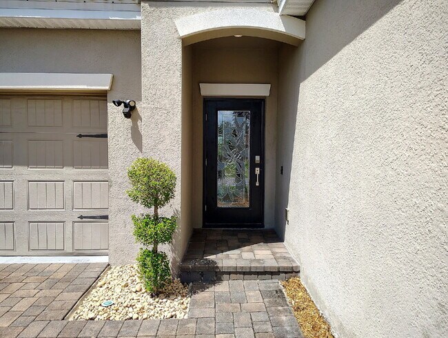 Foto del edificio - "Resort-Style Living in Davenport: Spacious 4-Bedroom Home with Solar Panels, Internet Included &...