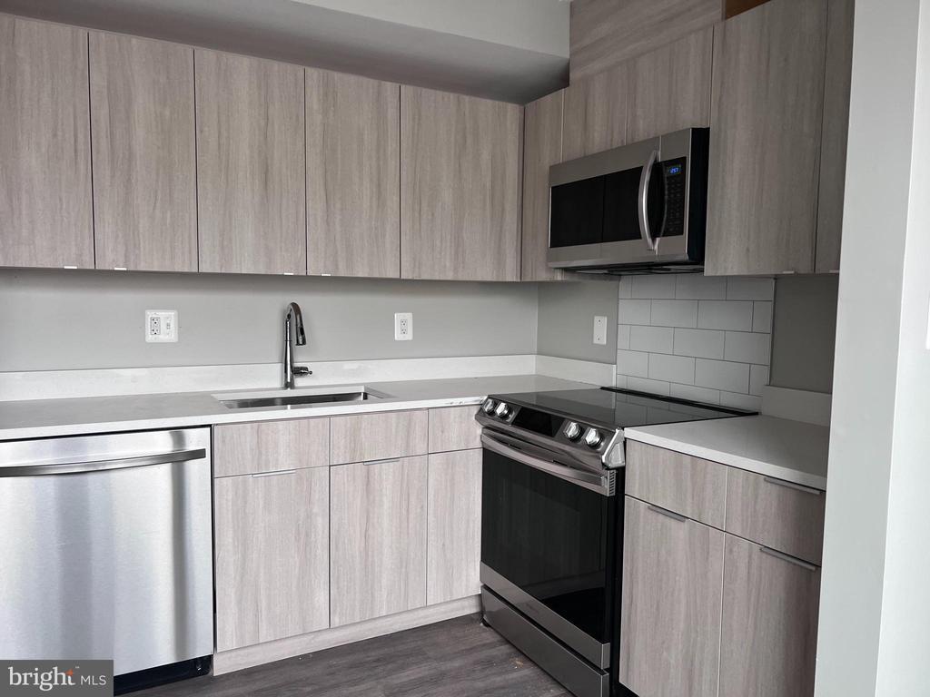 Foto principal - 622 Girard St NE