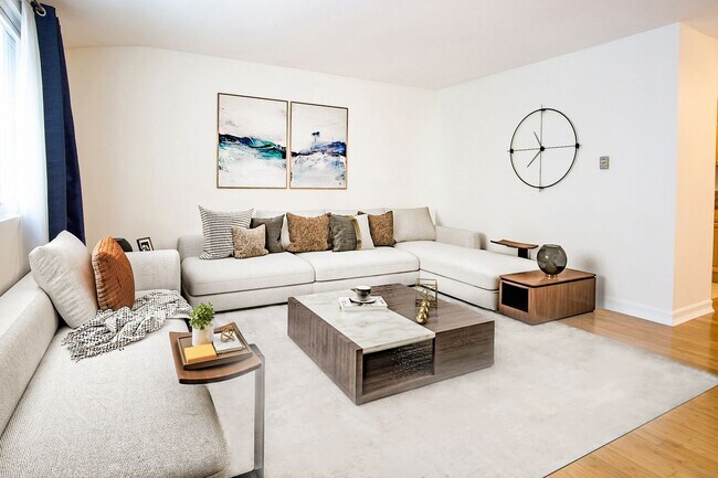 Foto del edificio - 8130 Redlands St