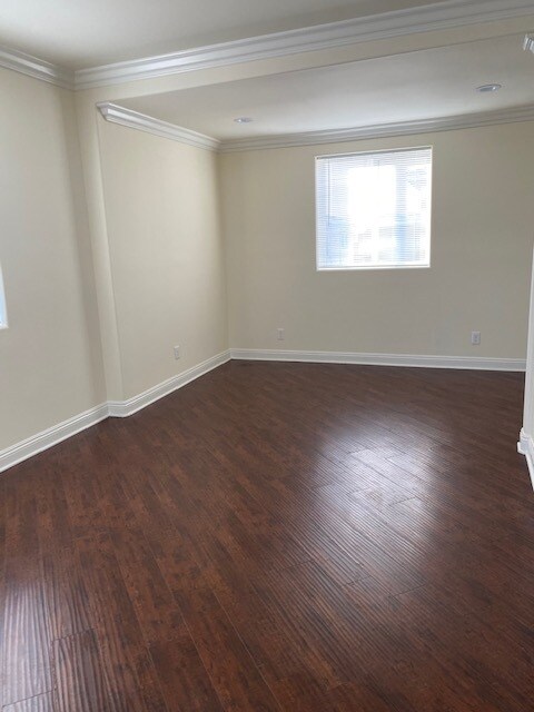 Foto del edificio - 1454 S Cloverdale Ave