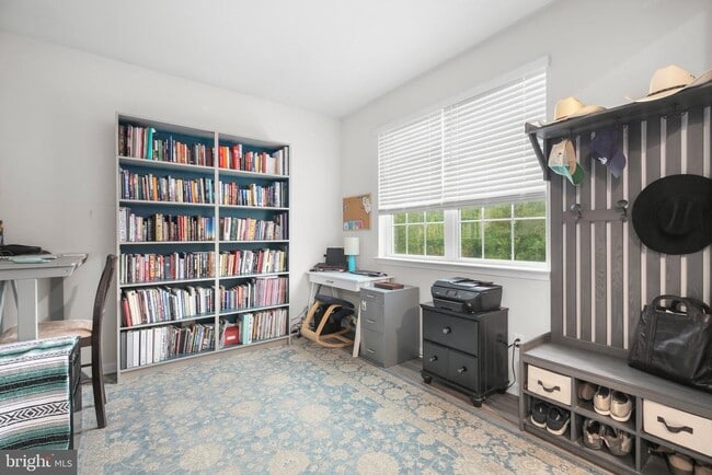 Foto del edificio - 141 Livingwood Ct