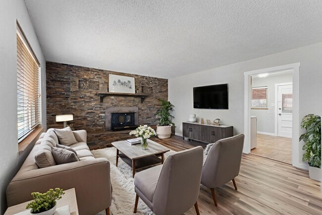 Photo - 3 Bed, 1 Bath Home for Rent, Available Now!