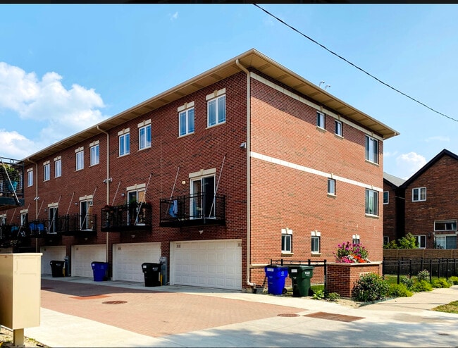 Building Photo - 3527 S Parnell Ave