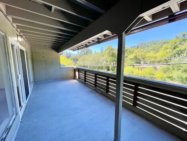 Foto del edificio - Sunlit 2BD/1BA w/ Private Balcony + Backyard! New Carpet! Assigned Parking! PROGRESSIVE