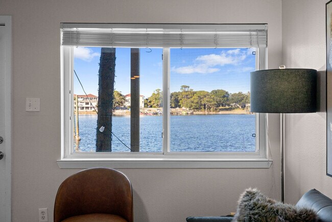 Foto del edificio - 331 Bluefish Dr