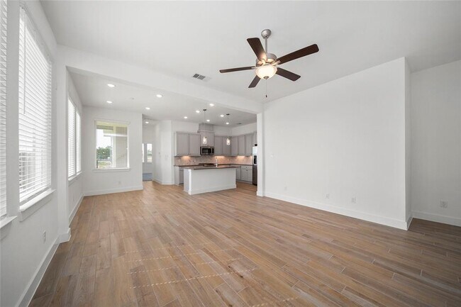 Building Photo - 21254 Black Gap Wildlife Dr
