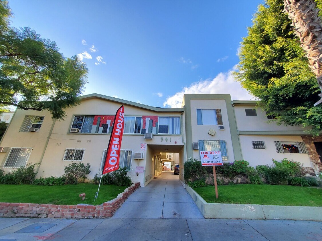 Foto principal - 941 N Sierra Bonita Ave