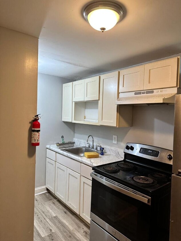 Primary Photo - 186 S William St