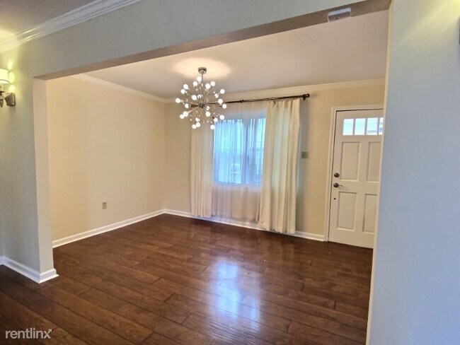 Foto del edificio - 3 br, 2 bath House - 8342 Justin Ave