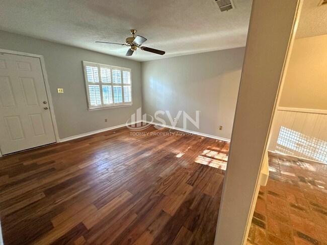 Foto del edificio - 56 Alan Dr