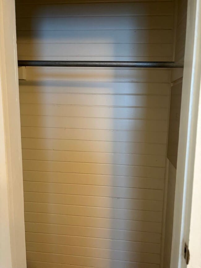 Foto del edificio - Adorable 1 Br Duplex Near Duke / Broad and 9th