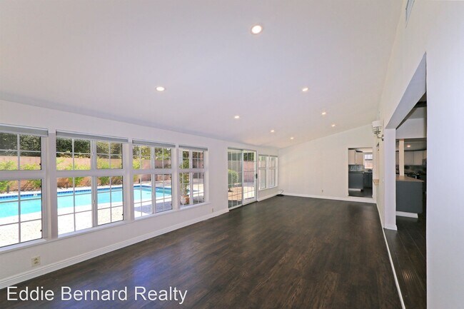 Foto del edificio - 3 br, 2 bath House - 5448 Forbes Ave.