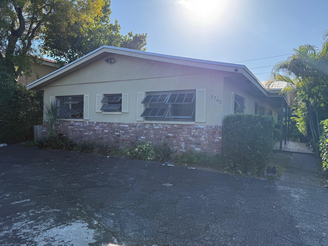 Foto principal - 7760 NW 42nd Pl