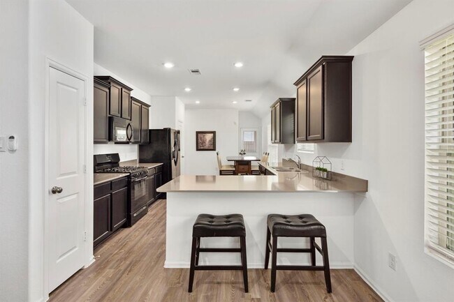 Building Photo - 5806 Longhorn Run Ln