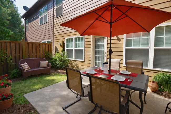 Building Photo - 5025 Hastings Terrace