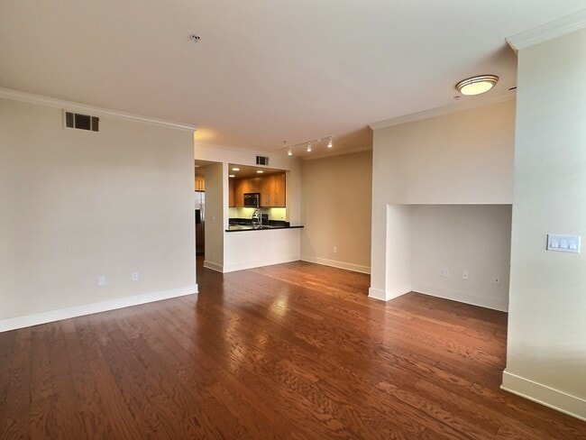 Building Photo - Beautiful 1 Bedroom Condo for Rent
