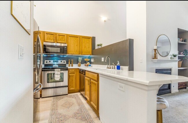 Building Photo - 3231 S Waco Ct