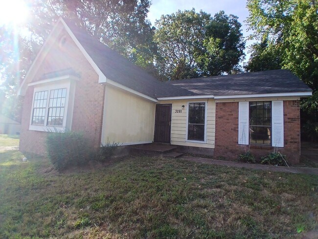 Foto del edificio - Renovated 3 Bedroom - 2 Bath | Raleigh | Open to Section 8