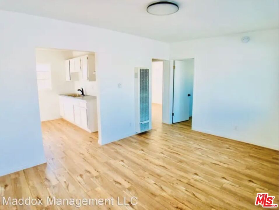 Building Photo - 5614 Western Los Angeles Ca