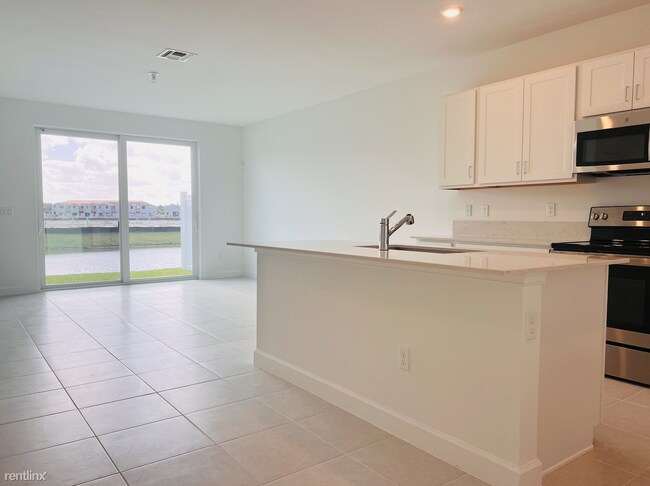 Foto del edificio - 3 br, 2.5 bath Townhome - 204 SE woodbark st