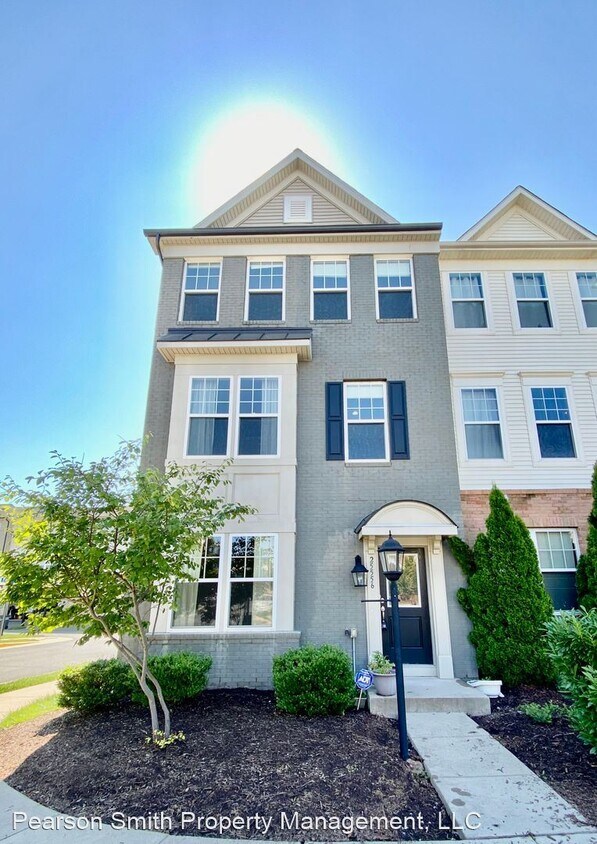 25556 Palenza Terrace, Chantilly, VA 20152 House Rental in Chantilly