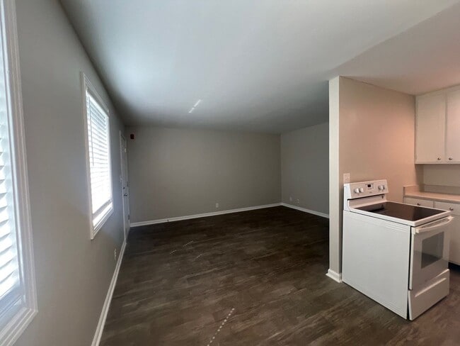 Interior Photo - Forty West
