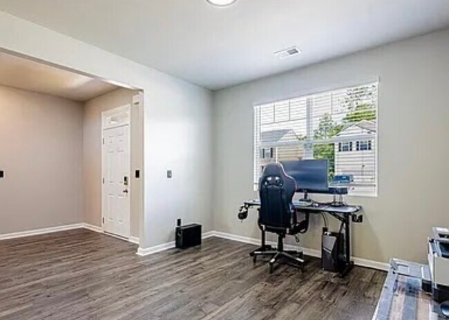 Building Photo - 1205 Sambar Cir