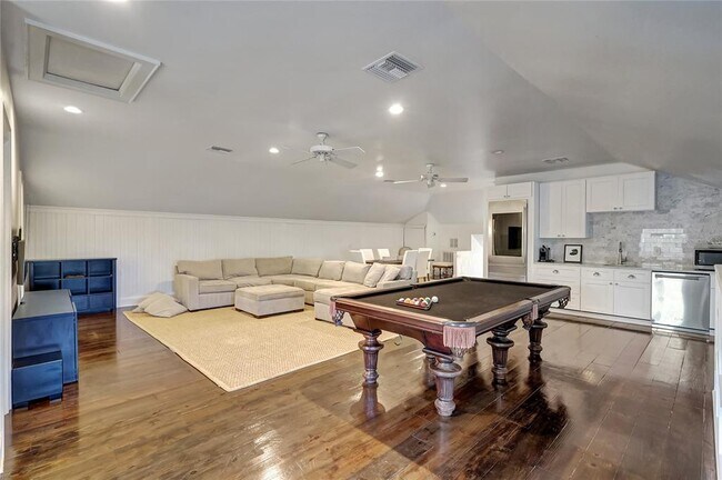 Foto del edificio - 6220 Bayshore Blvd