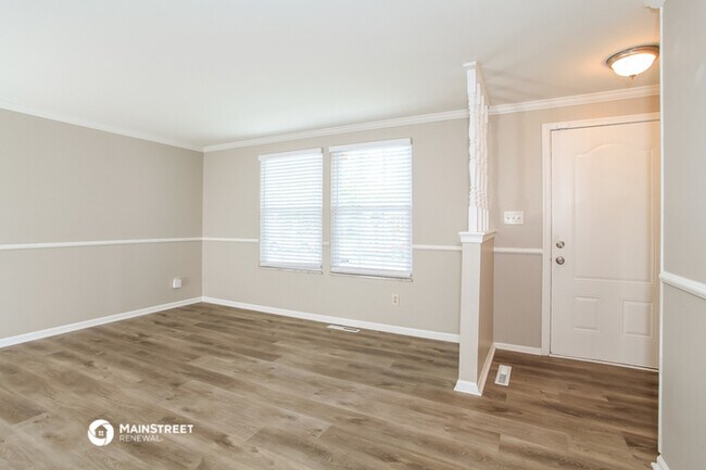 Building Photo - 4999 Silverton Dr