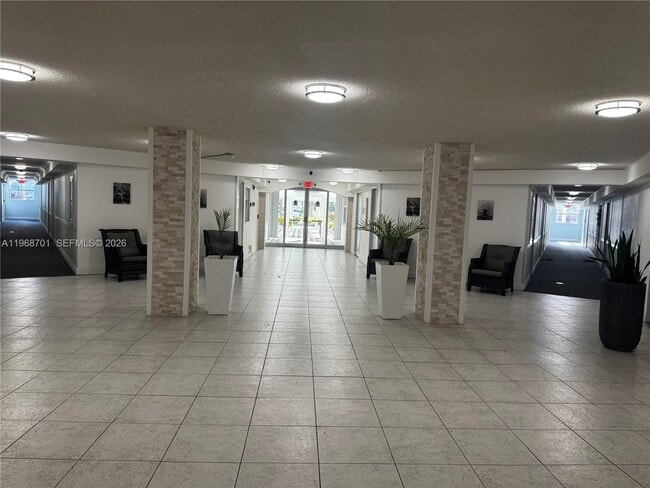 Foto del edificio - 1913 S Ocean Dr