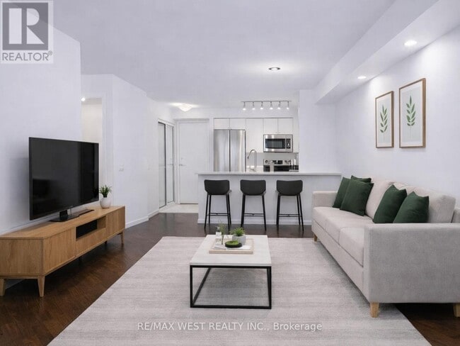 Building Photo - 61 Heintzman St