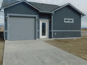 Building Photo - 2364 Canyon Ct