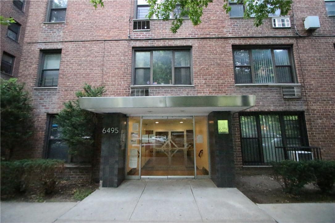 Primary Photo - 6495 Broadway