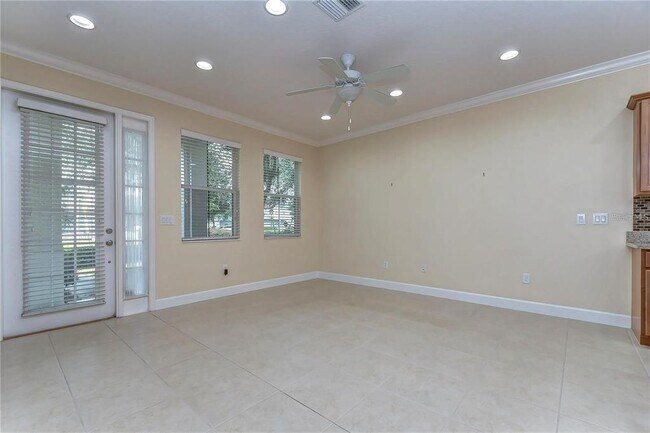 Foto del edificio - 6114 Fishhawk Crossing Blvd