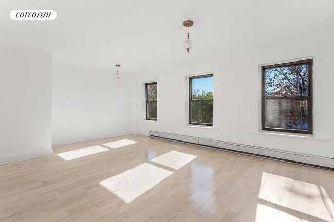 Foto del edificio - 806 Greene Ave
