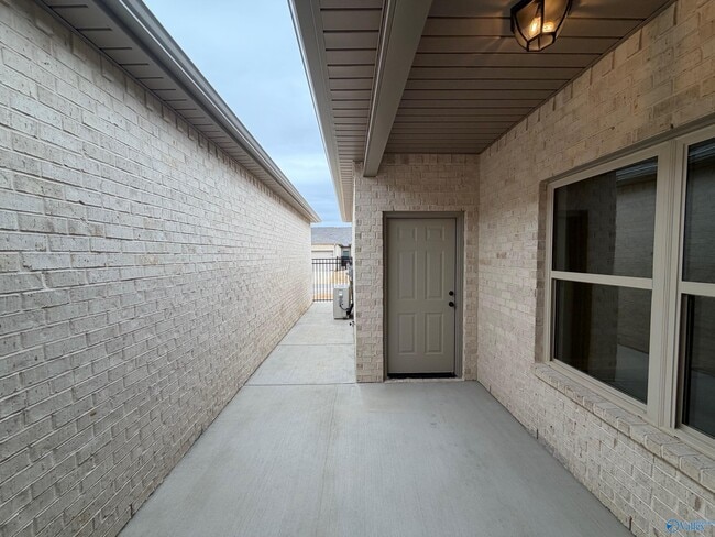 Foto del edificio - 433 Lando Cain Rd