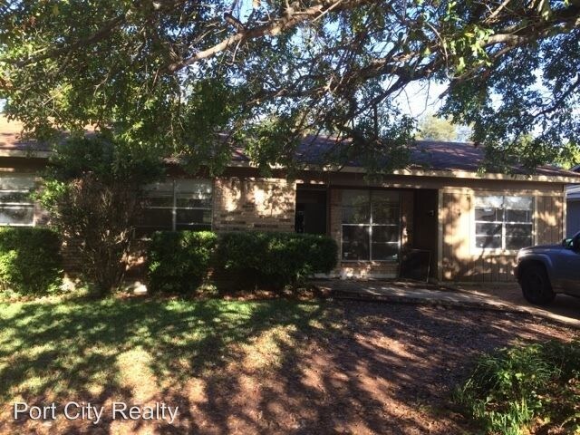 Primary Photo - 118 Mayfair Dr