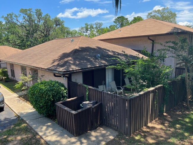 Building Photo - 420 Westwood Dr
