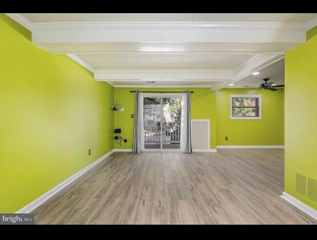 Building Photo - 5 Warren Lodge Ct