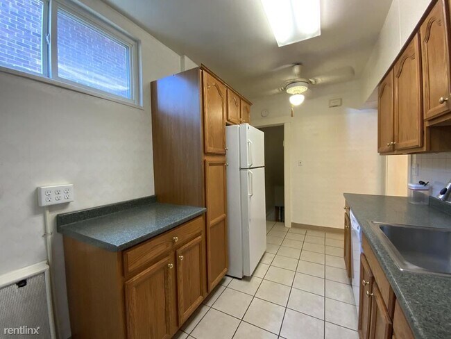Building Photo - 3 br, 1.5 bath Townhome - 5523 Raleigh St