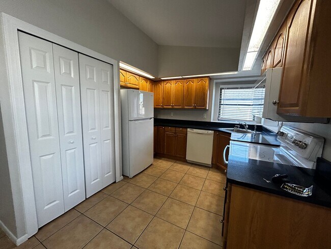 Foto del edificio - 3307 SW 11th Pl