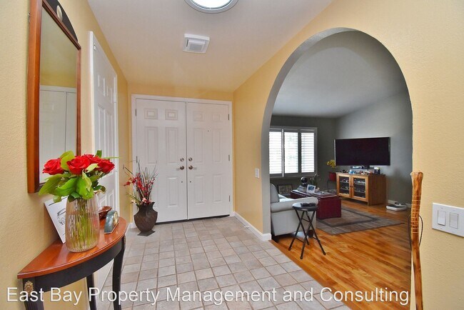 Building Photo - 5 br, 2 bath House - 4446 Alice Way