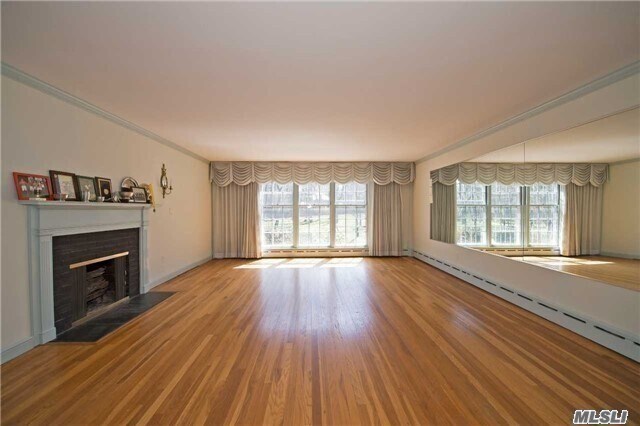 Foto del edificio - 473 Berry Hill Rd