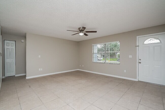 Foto del edificio - 1070 Bridlewood Way